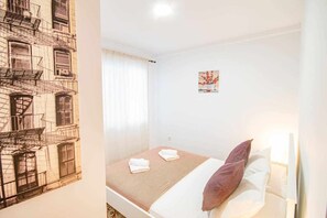 3 bedrooms, iron/ironing board, WiFi