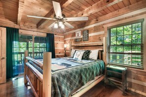 3 bedrooms, iron/ironing board, free WiFi, bed sheets - Large 3Bed 3Bath with Views!  Minutes to Attractions!  Fall dates available!  (Pigeon Forge)