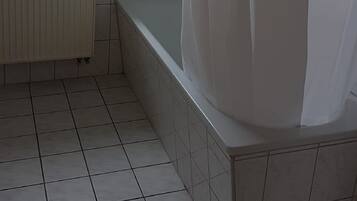 Duschwanne, Handtücher