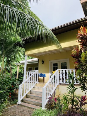 Terrace/patio - OSoleil Guesthouse (La Digue)