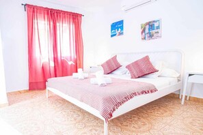 3 bedrooms, iron/ironing board, WiFi - Suncastle Apartment 3 (Alicante/Alacant)