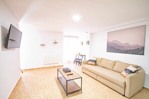 TV - Suncastle Apartment 3 (Alicante/Alacant)