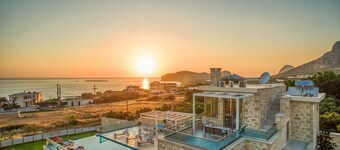 Private pool★Indoor Jacuzzi★Walk to taverna, market & Falasarna beach.