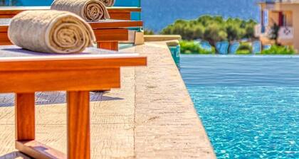 Private poolâ
Indoor Jacuzziâ
Walk to taverna, market & Falasarna beach.