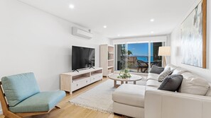TV - Lovely apartment in a prime location (Shoal Bay)