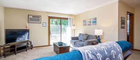 TV, lareira, escritórios