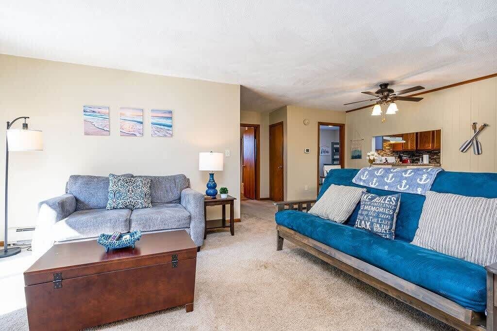 TV, fireplace, offices