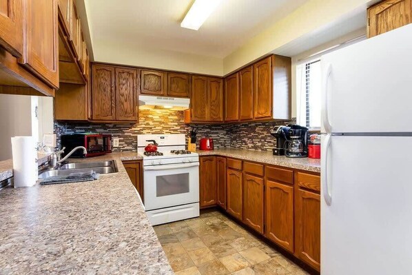 Fridge, microwave, oven, stovetop