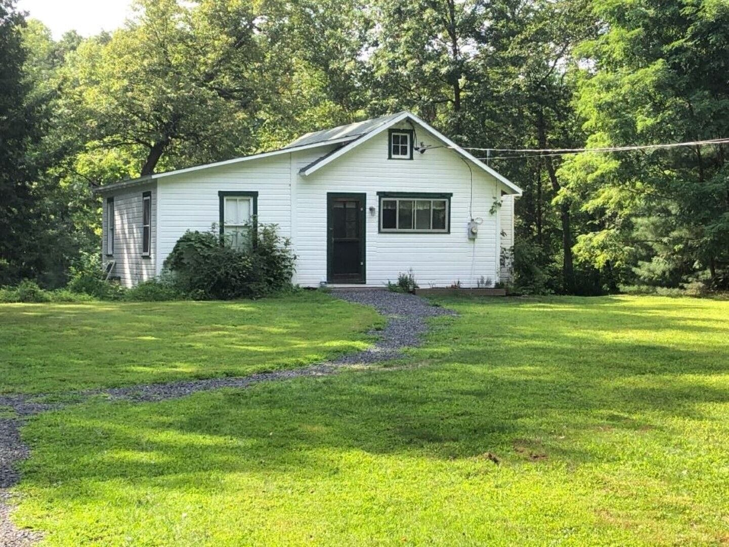 Creekside Cottage On The Water in Kingston, United States