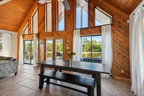 Dining - Jourdan River House: Enjoy life on the river! (Kiln)