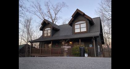 Bear Tales Too! Luxury Cabin ~ Sleeps 8 ~ Best Resort Location in Pigeon Forge!