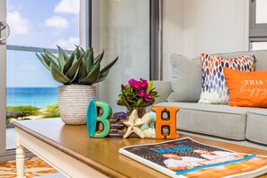 TV - La Bella Vita- Beautiful 2bdr Ocean view Condo (Eagle Beach)