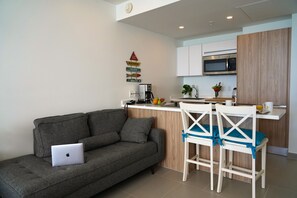 Interior - Almost Heaven, Studio Ocean View on the 7th floor (Eagle Beach)