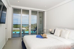 2 bedrooms, iron/ironing board, free WiFi, bed sheets - ?Blue Haven? | Oceanfront + Beach View | Pool, Gym (Eagle Beach)