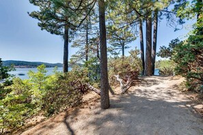 Property grounds - Modern Luxury Lake House with Sunset Views! (Lake Arrowhead)