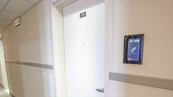 Room | 1 bedroom, premium bedding, pillow-top beds, in-room safe