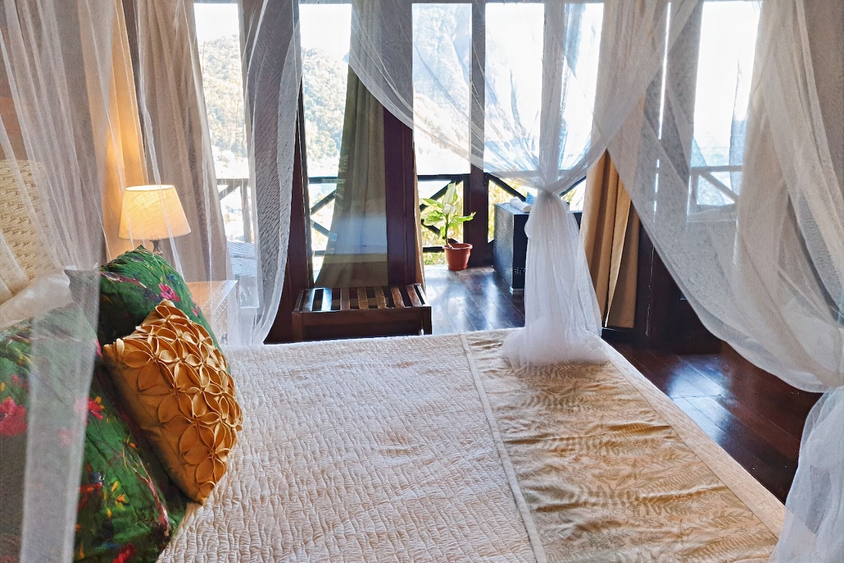 panoramic double room, 1 queen bed, balcony, sea view | 1 bedroom, in-room safe, individually decorated, individually furnished