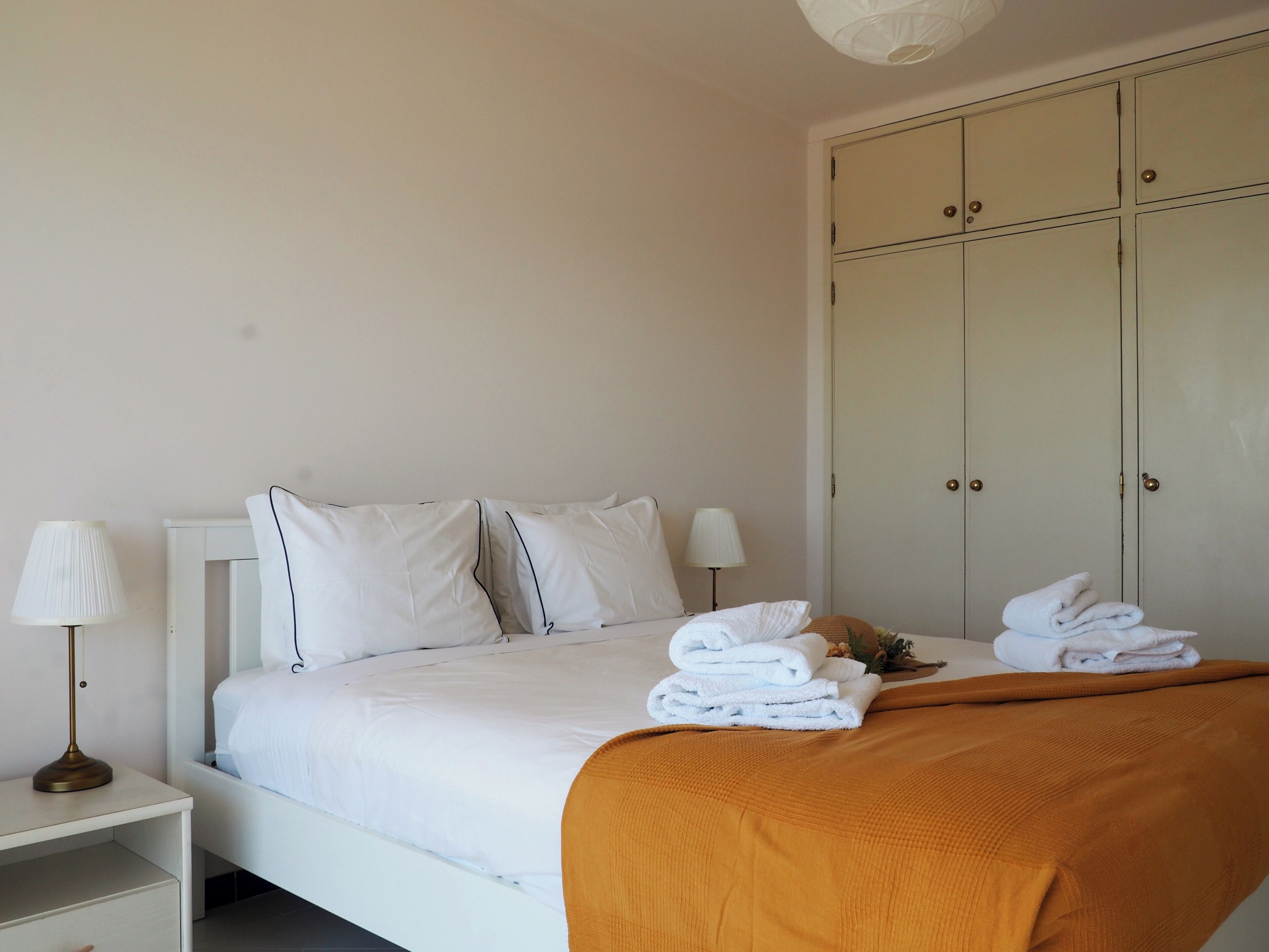 2 chambres, fer et planche à repasser, lit parapluie, Wi-Fi gratuit
