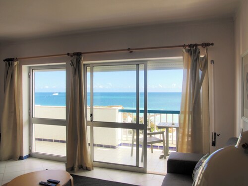 2 bedroom apartment 30 meters from beach, stunning views Praia da Rocha PORTIMAO
