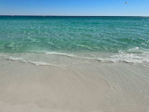Beach Friends Forever Destin, right across from the beach, with Pickleball!