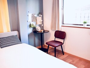 2 bedrooms, desk, free WiFi, bed sheets - Near 3FStation 8 minutes by train to NambaNihon - Jens House Osaka / Osaka Ōsaka (Osaka)