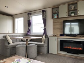 Cabin | Living room | Fireplace - Excellent Caravan 2 Bedrooms Sleeps 6 (Colchester)