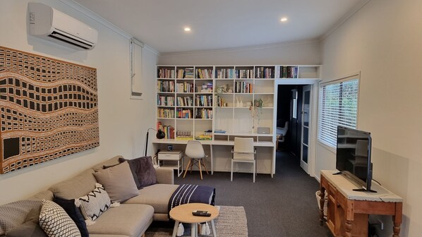 Books - Sunset Beach Shack on Surf (Inverloch)