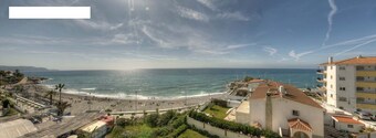 Magnificent apartment on the beachfront facing the sea.