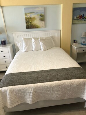 Iron/ironing board, free WiFi, bed sheets, wheelchair access - LONG TERM RENTAL AVAILABLE- (Daytona Beach Shores)