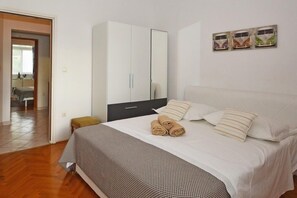 2 bedrooms, free WiFi, bed sheets