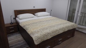 1 bedroom, in-room safe, iron/ironing board, free WiFi