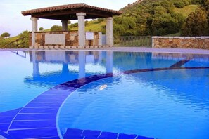 Outdoor pool - Tenuta Su Vrau (Torpe)