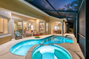 Een verwarmd zwembad