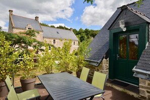 Outdoor dining - Charming accommodation for 4 people (Sulniac)