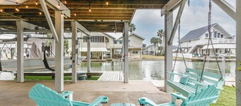 Sea Isle Canal Retreat: Kayaks, Fishing, Pet Friendly & Cozy Comfort!