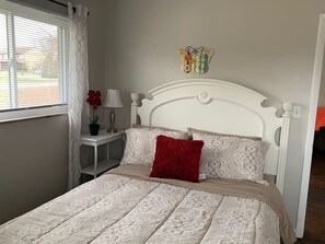 4 makuuhuonetta, silitysrauta/-lauta, Wi-Fi, vuodevaatteet