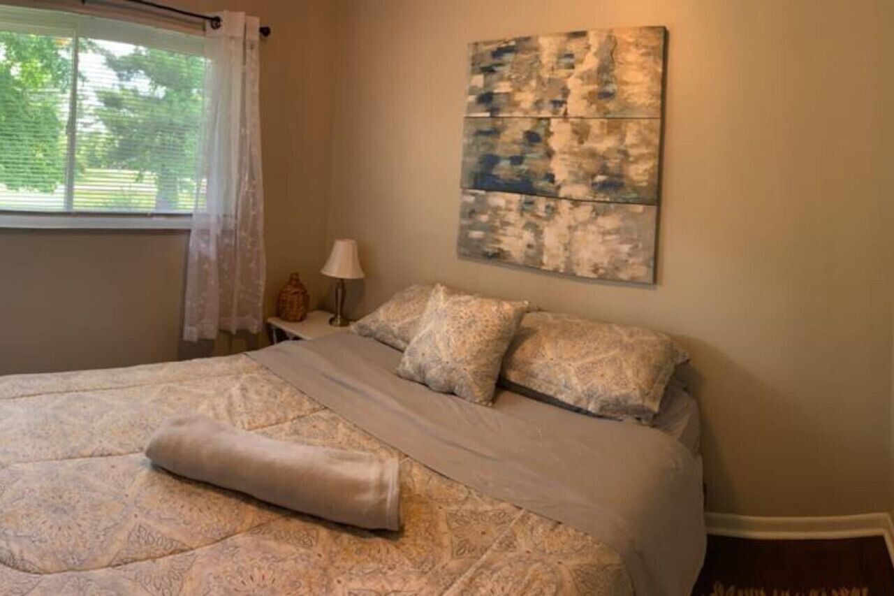 4 slaapkamers, een strijkplank/strijkijzer, wifi, beddengoed