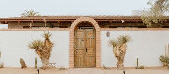 Desert Hues - A Private & Spacious Retreat w/Pool