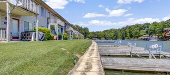 Lake Front Condo with Boat Slip / Unit 9 / Close to Bathhouse Row and Oaklawn!