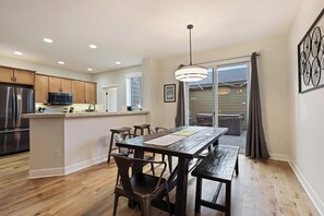 Dining - Tranquility on the Bluffs - Hot Tub, Walkable Location, Fenced Yard, EV Charger (Bend)
