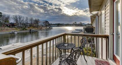 Lake Front Condo, With Boat Slip / Unit 10 / Close to Bathhouse Row and Oaklawn!