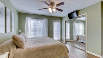 1 chambre, fer et planche à repasser, lit parapluie, Wi-Fi gratuit