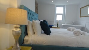 6 chambres, fer et planche Ă repasser, Wi-Fi, draps fournis