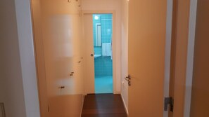 Dusche, Haartrockner, Bidet, Handtücher