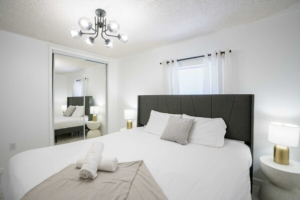 3 chambres, fer et planche à repasser, lit parapluie, Wi-Fi