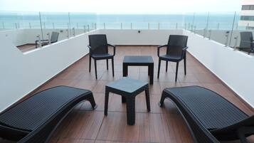 Executive Room, 2 Queen Beds, Terrace | Terrace/patio