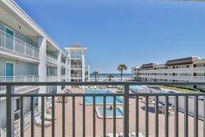 Property grounds - Ocean View King Suite #203 (New Smyrna Beach)