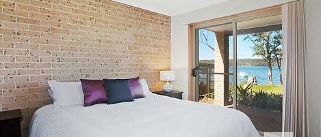 4 chambres, fer et planche à repasser