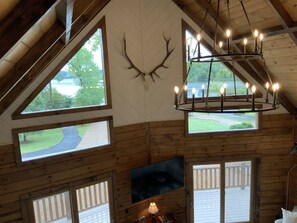 Interior - LAKE VIEW Perfect family getaway, fishing spot or retreat 3 mi to  City Harbor (Guntersville)