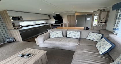 Lovely 2-bed Caravan in Seton Sands